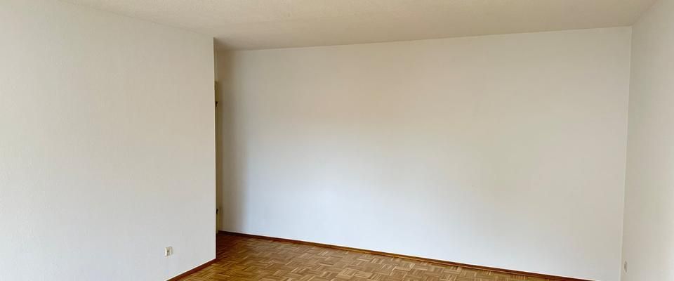 *HELL UND FREUNDLICHE 4,5 ZIMMER WOHNUNG | MIT BALKON | GEMÜTLICHER PARKETTBODEN* - Photo 1
