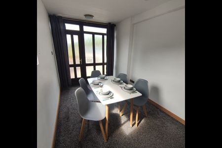 4 Bed Semi-Detached House, Stockethill Way, AB16 - Photo 5