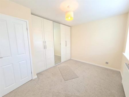 4 bedroom detached house to rent - Photo 3
