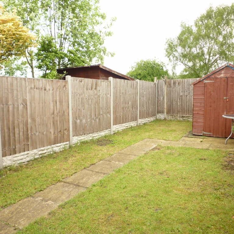 2 bedroom house to rent - Photo 1