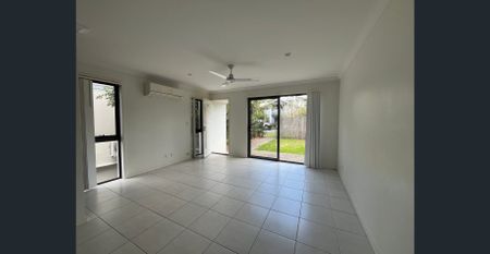 Spacious 3 Bedroom Townhouse in a Convenient Location - Photo 3