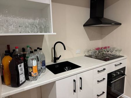 Comfortable one Super king room for Rent - Photo 3