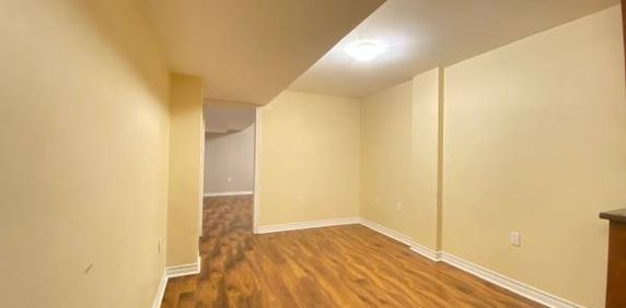 2 Bedroom Large Basement - Photo 2