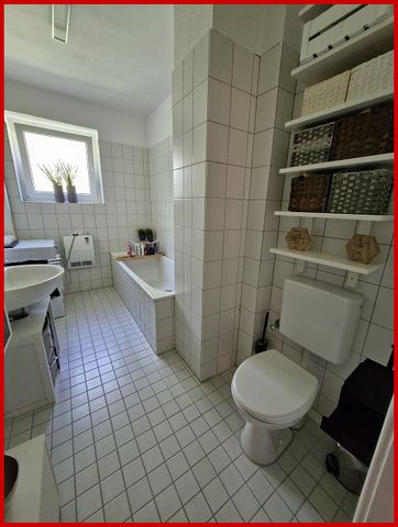 **Huesch Immobilien** Bezaubernde 3 Raumwohnung mit Balkon, Holzböden und ......in E-Bergerhausen! - Photo 4