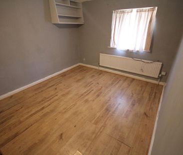 6 bedroom semi-detached house to rent - Photo 2