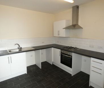 Tyldesley Road flat B - Photo 1