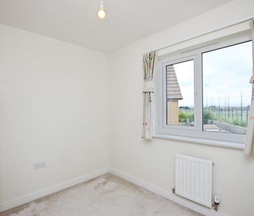4 bedroom detached house to rent - Photo 2