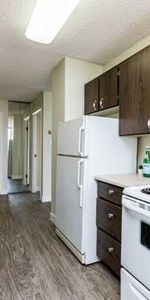 1 BEDROOM-20th floor Beautiful Apartment / Convenient location / - Photo 3