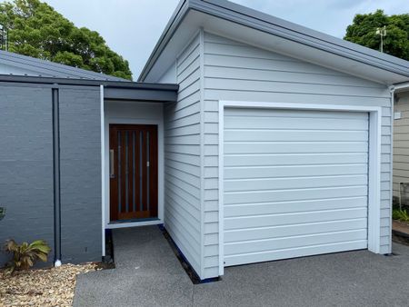 Modern Coastal Living - Brand New 3 Bedroom Home in Minnamurra - Photo 4