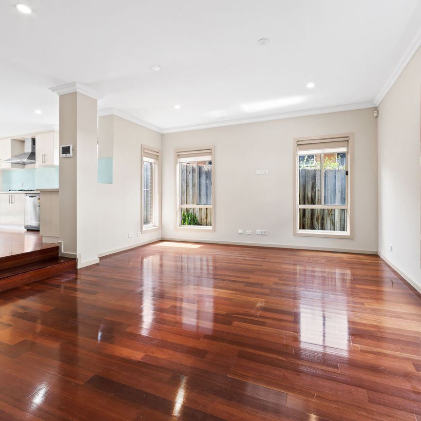 1/65 Lincoln Road, Essendon VIC 3040 - Townhouse For Rent | Domain - Photo 1
