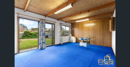 Are you looking for a family home with a Shed and Rumpus Room in Salisbury! - Photo 2