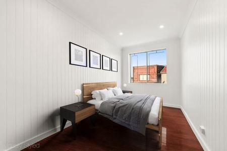 SPACIOUS UNIT IN PRIME LOCATION - Photo 3