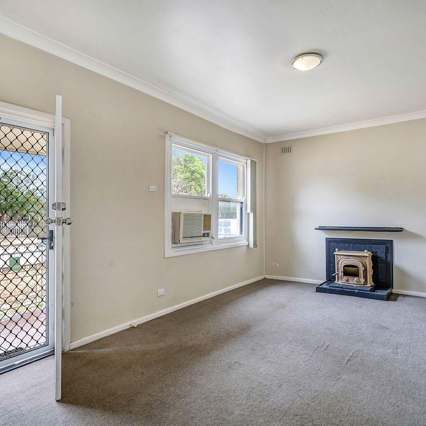 33 Campbell Road, Elizabeth Downs. - Photo 1