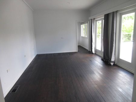 17 Creek Street, Cooma - Photo 2