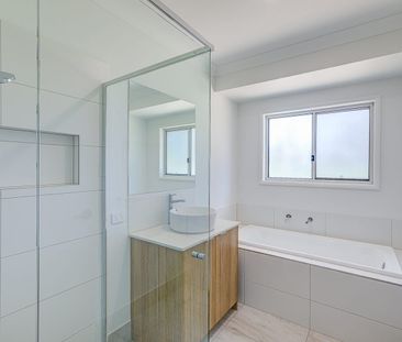 Modern Family Living in the Heart of Loganlea - Photo 1