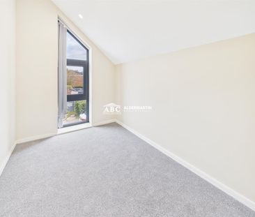 Albert Road, NW7 4RX, London - Photo 4