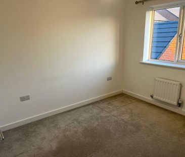 4 bedroom detached house to rent - Photo 2