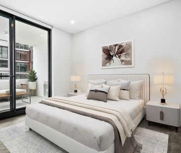 One Bedroom Unit with Park and Bay Views - Photo 2