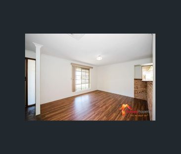 Spacious 4 Bedroom, 2 Bathroom Home in a Prime Location! - Photo 2