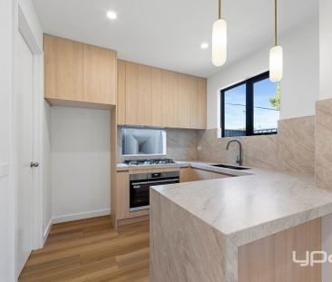 Brand-New Luxury Living in the Heart of St Albans - Photo 3