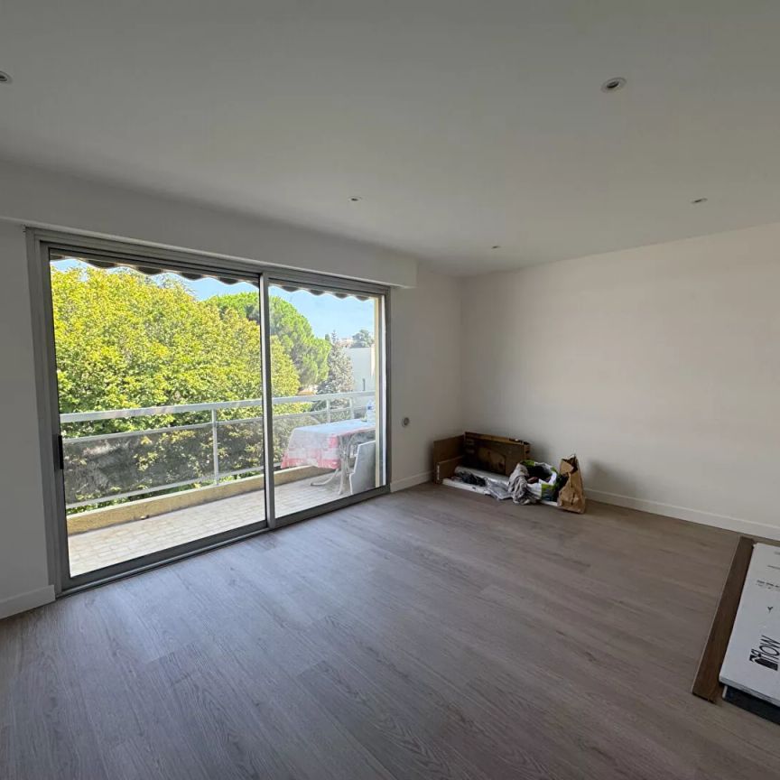 CROS DE CAGNES : Beau studio avec parking rénové - Photo 1