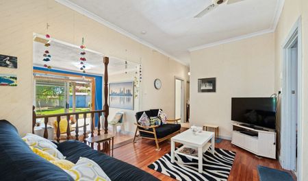 34 Churchill Avenue, Dudley Park WA 6210 - House For Rent | Domain - Photo 2