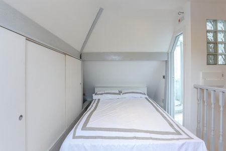 Studio Flat, Heathstan Road, W12 - Photo 3