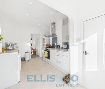 3 bedroom semi-detached house to rent - Photo 6