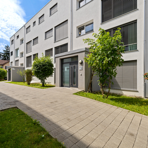 GROSSZÜGIGE MODERNE WOHNUNG MIT GARTENSITZPLATZ, 1 MONAT GRATIS - Photo 2