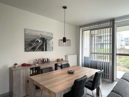 Prachtig gelijkvloers appartement met terras en autostaanplaats - Foto 2