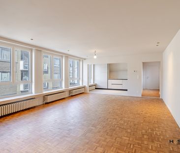 Gerenoveerd 2 slaapkamer appartement te Beveren - Photo 2