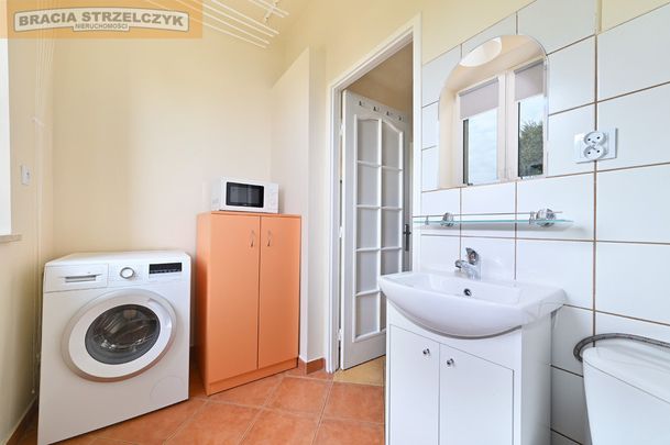 Pokój z aneksem kuchennym w kamienicy po termomodernizacji blisko PKP Włochy - Photo 1