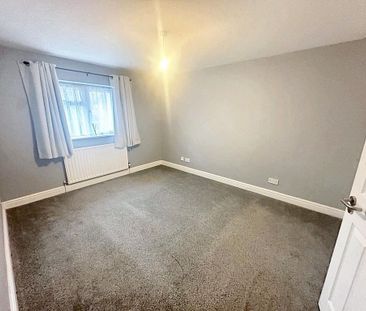 4 bedroom semi-detached house to rent - Photo 2