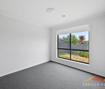 3 Brind Way, Lucas VIC 3350 - Photo 5