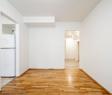Spacious 2 Bedroom close to SW Marine and Granville - Available NOW - Photo 1