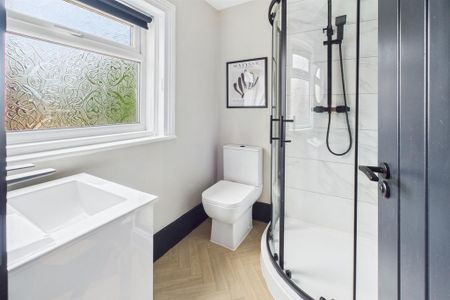 1 bedroom in a house share to rent - Photo 5