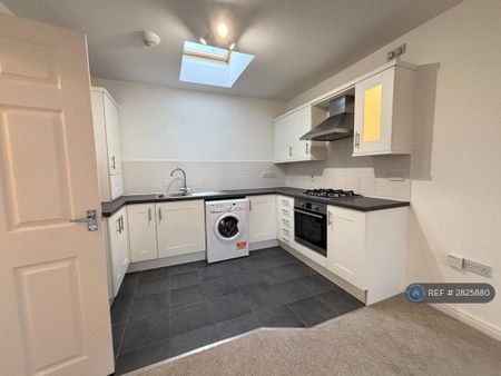 2 bedroom flat to rent - Photo 4