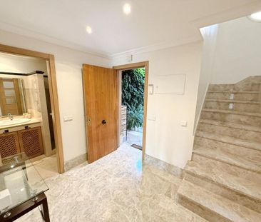 Luxury Semidetached House for rent in Marbella Del Este, Andalusia - Photo 6
