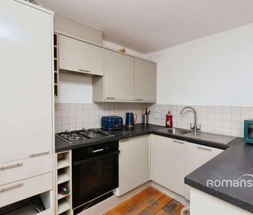 Sheeling Close, Aldershot, Hampshire, GU12 - Photo 5