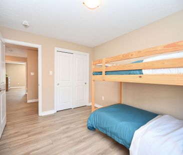 For Lease - 387 Wheat Boom Drive, Oakville, Ontario - Photo 5