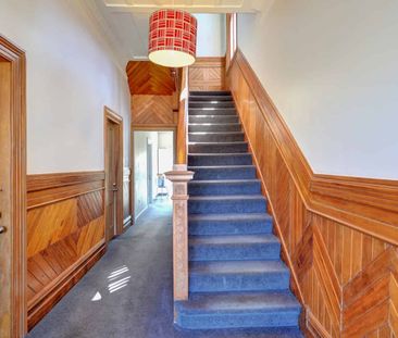 Modern Furnished Studio Room - Photo 3