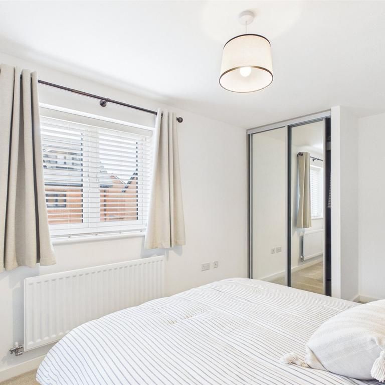 3 bedroom semi-detached house to rent - Photo 1