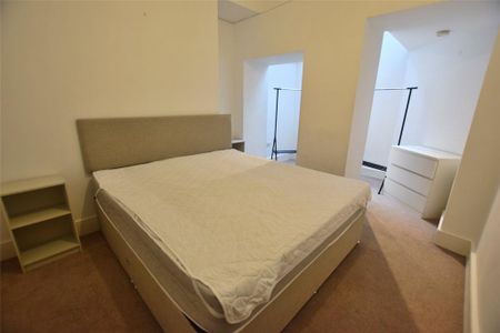 3 bedroom apartment to rent - Photo 2