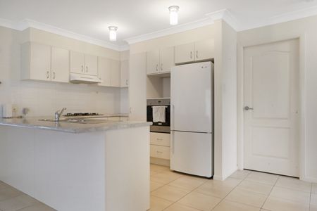 Neat & Modern Family Home - Photo 5