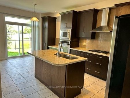 For Lease - 81 Kaitting Trail, Oakville, Ontario - Photo 3