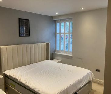 4 Bed Detached House, Wedderburn Road, IG11 - Photo 2