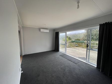 17 Amundsen Grove, Stokes Valley - Photo 5