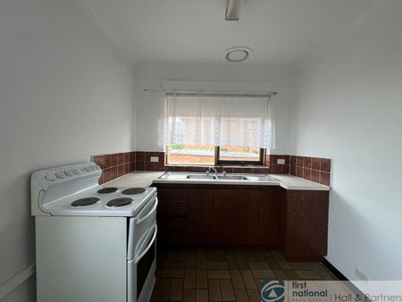 IN GREAT LOCATION - Photo 4