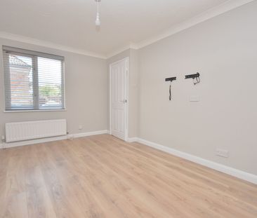 2 bedroom mid terraced house to rent, - Photo 4