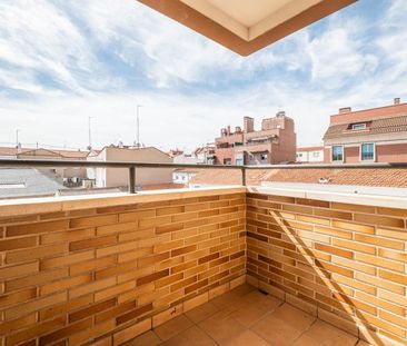 Apartamento de alquiler en General, Casco Histórico de Barajas - Photo 2